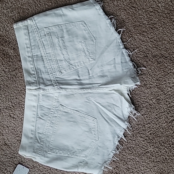 NWT We the Free Loving Good Vibrations Shorts, Size 26, Color Spring Whi… - Picture 4 of 4